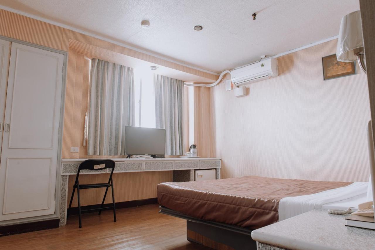 Tong Hsin Hotel Pingtung Eksteriør billede