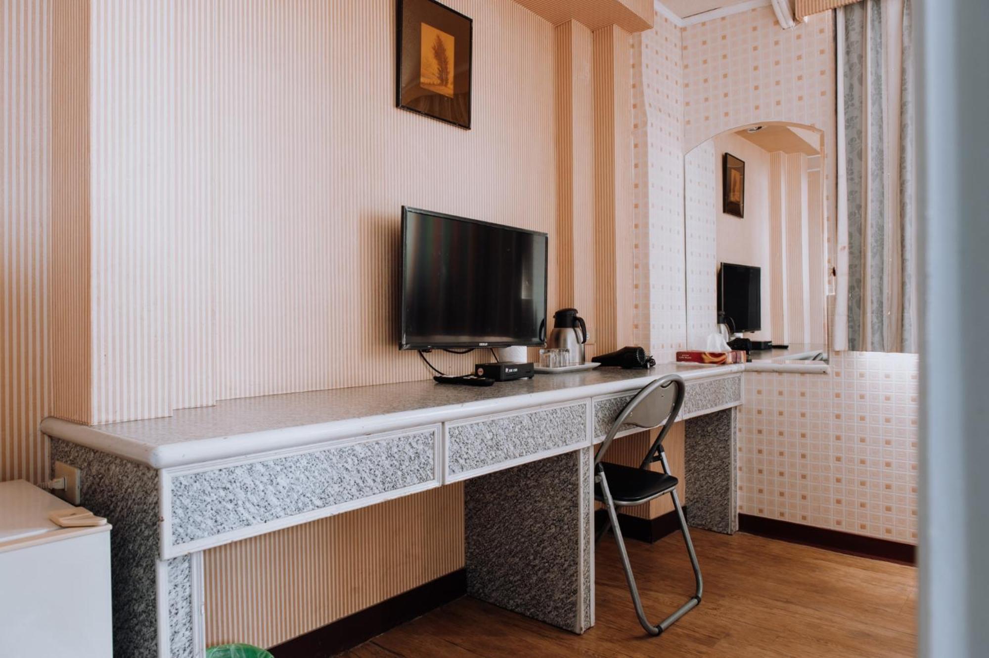Tong Hsin Hotel Pingtung Eksteriør billede
