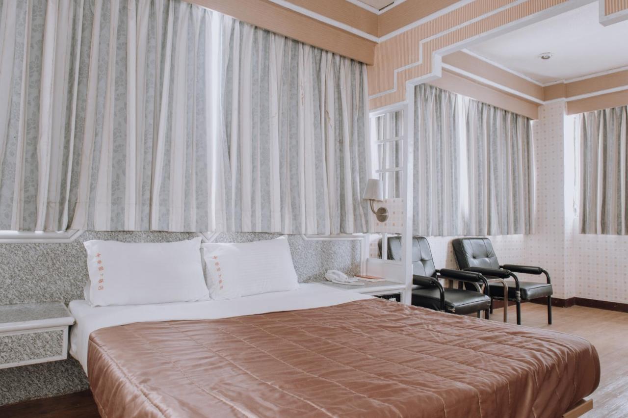 Tong Hsin Hotel Pingtung Eksteriør billede