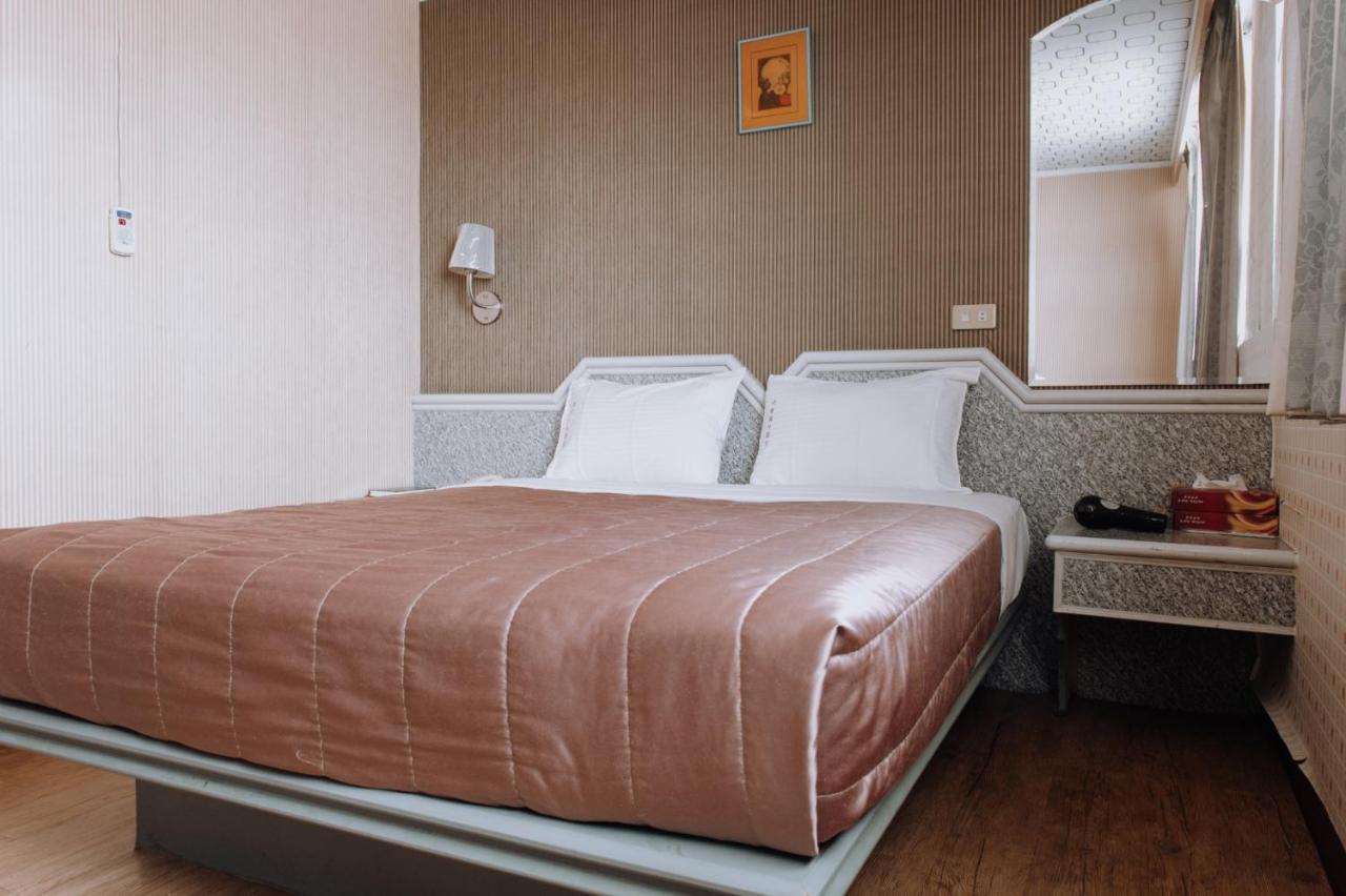 Tong Hsin Hotel Pingtung Eksteriør billede