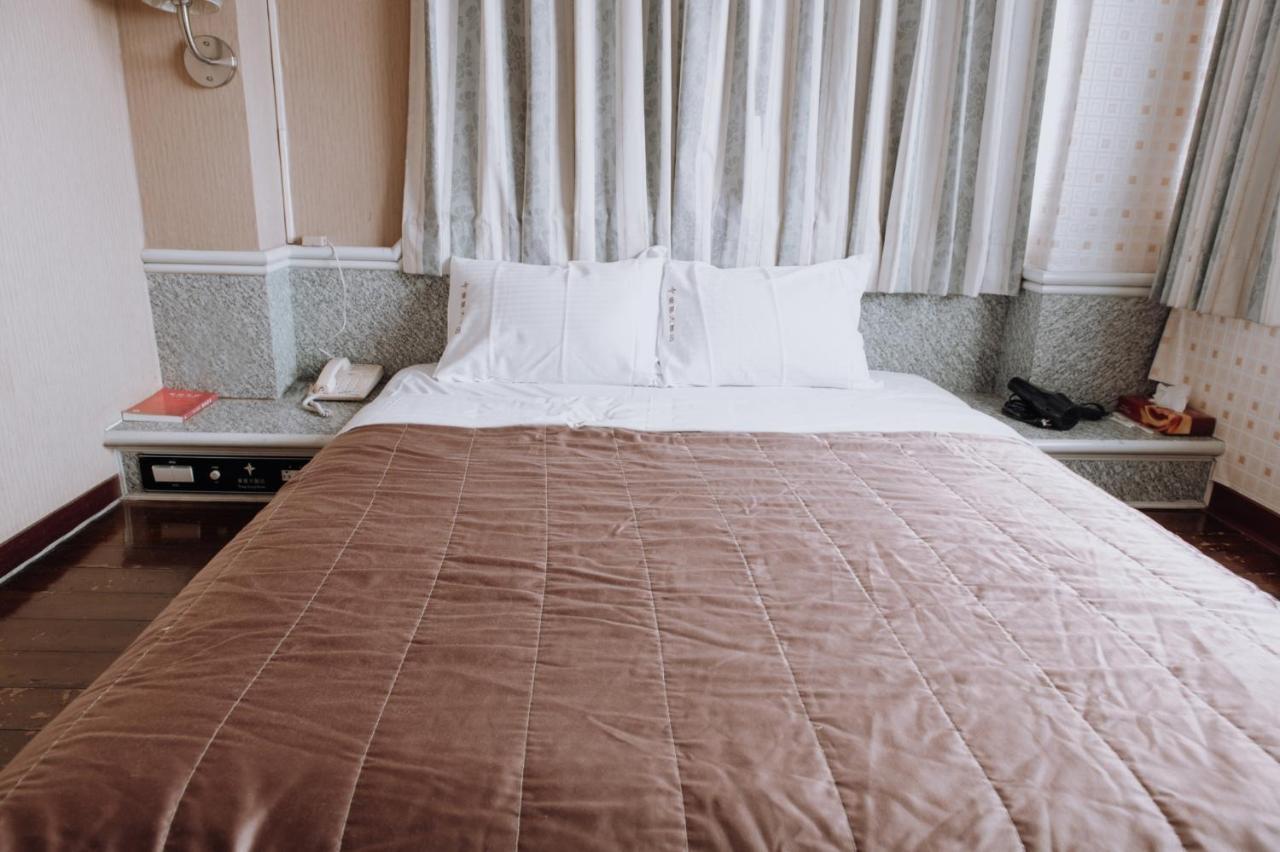 Tong Hsin Hotel Pingtung Eksteriør billede