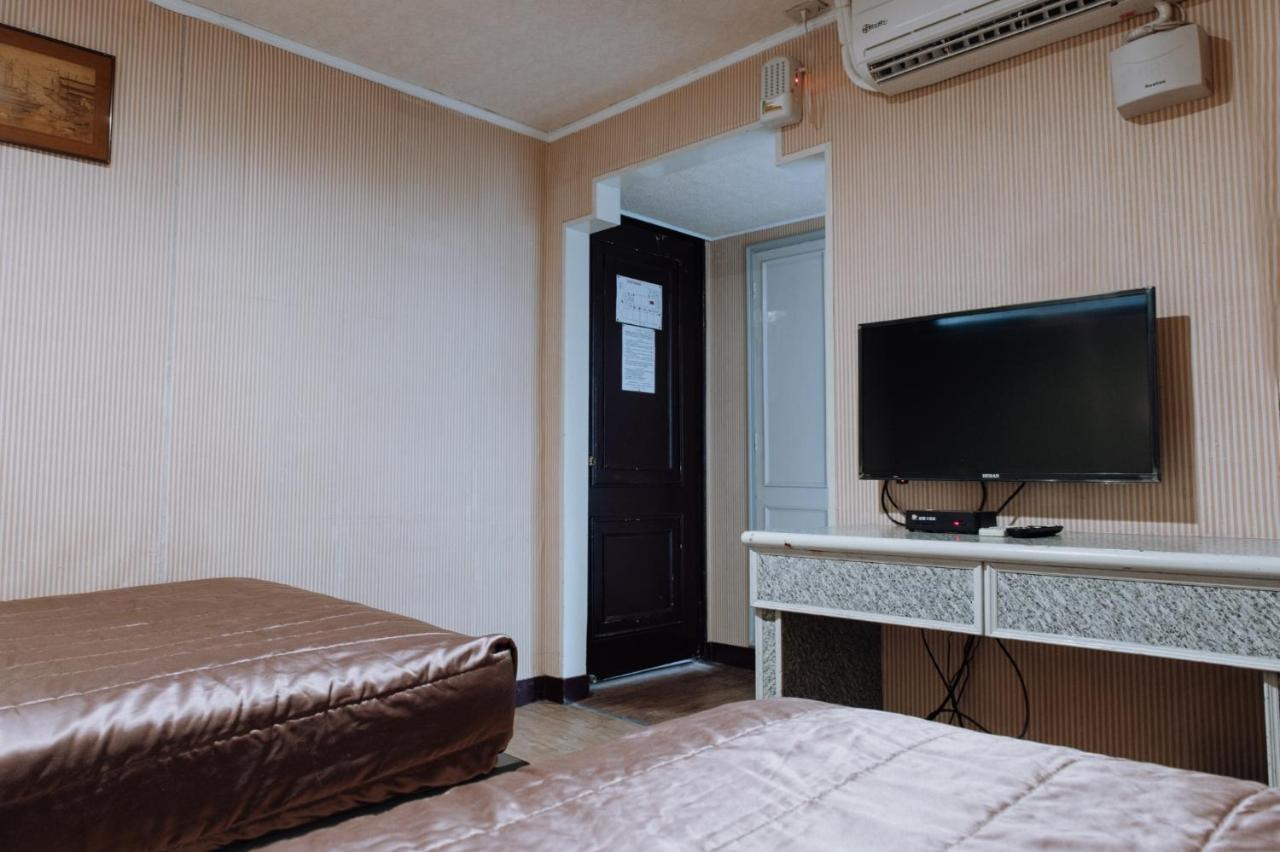 Tong Hsin Hotel Pingtung Eksteriør billede