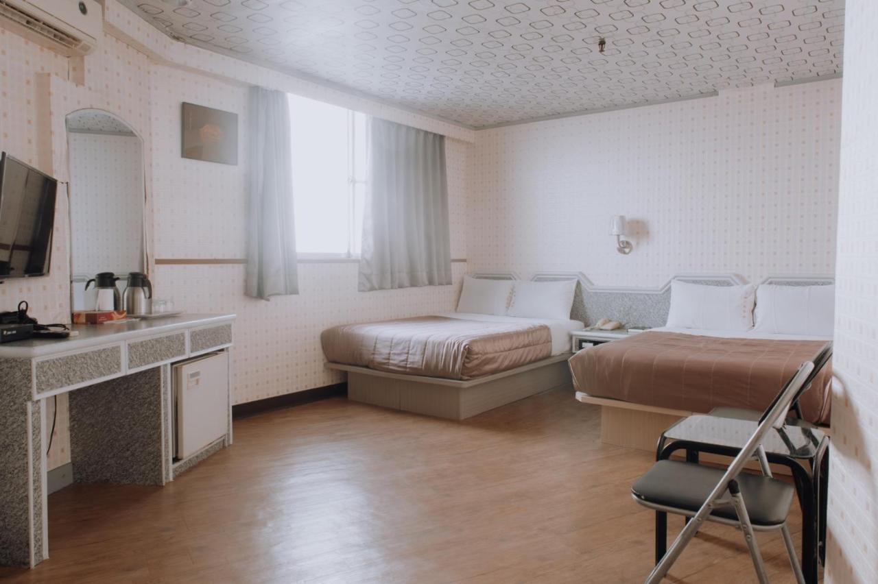 Tong Hsin Hotel Pingtung Eksteriør billede