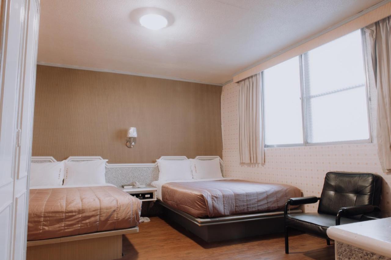 Tong Hsin Hotel Pingtung Eksteriør billede