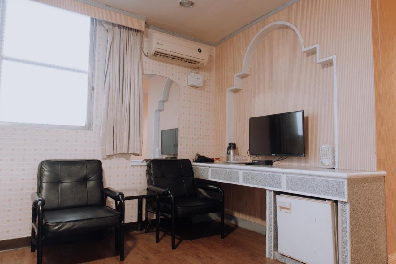 Tong Hsin Hotel Pingtung Eksteriør billede